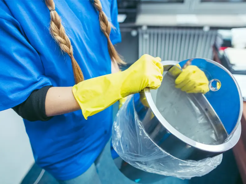 How To Put A Trash Bag In A Stainless Steel Trash Can