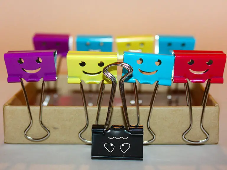 How To Stop Garbage Bin Bag Falling Into Bin? Best Solutions