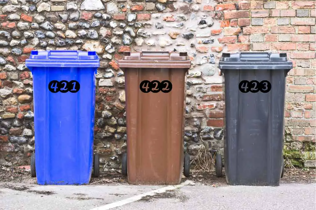 Number printed Trash cans to identify easily